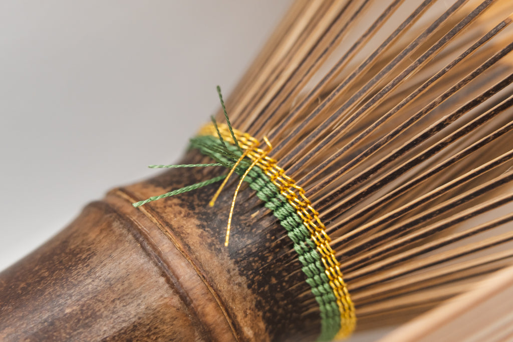 Shin Kazuho Chasen in Kuro Bamboo (Green/Gold String)